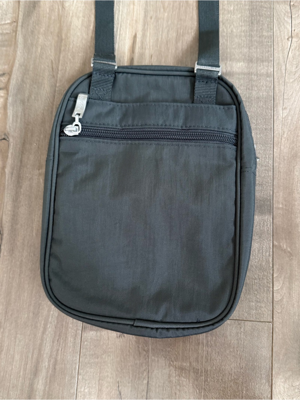 Baggallini RFID Journey Crossbody Bag Travel Adjustable Pocket Zip Dark Gray EUC - Picture 4 of 10
